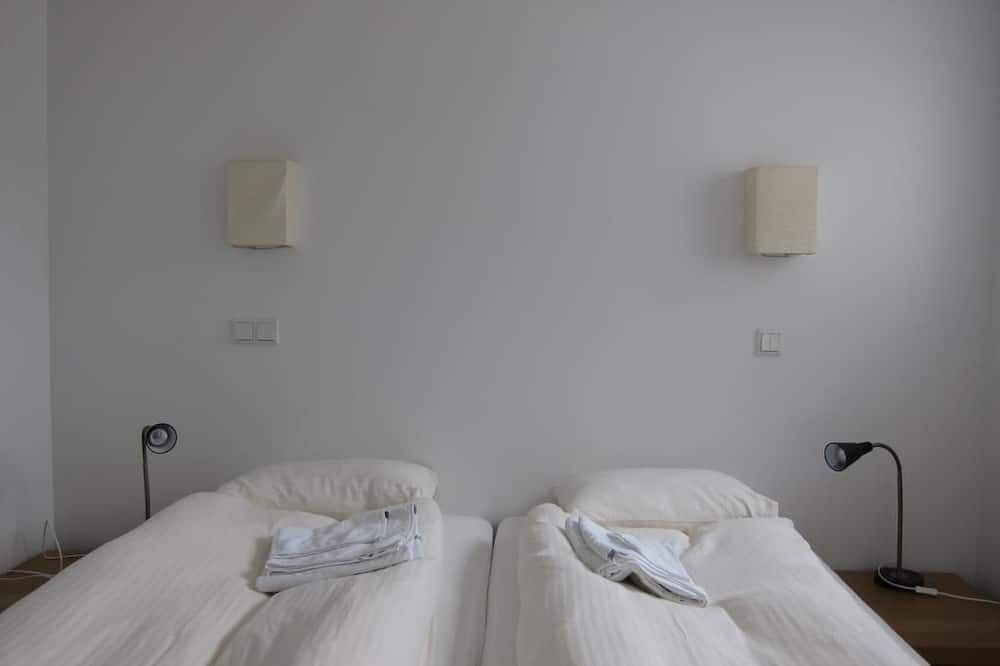 Brekka Í Lóní Farm Stay