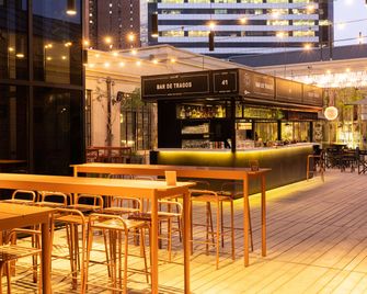 هوليداي إن إكسبرس ويروتو ٓ مد يوه بيباي ايتش جي - بوينس أيرس - بار