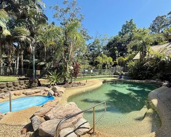 Tropic Oasis Holiday Villas - Coffs Harbour - Piscine