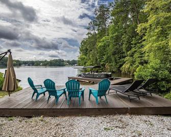 Elk Cove Cabin at Lake Martin -Lakefront/Multi-Acre Privacy/Stunning Views - Александер-Сіті - Патіо