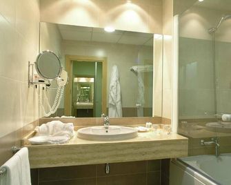 Blu Hotel Pamplona - Imárcoain - Baño
