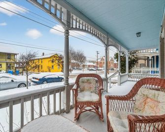 Charming 1BR Steps from Church Street - Downtown - Burlington - Balcony
