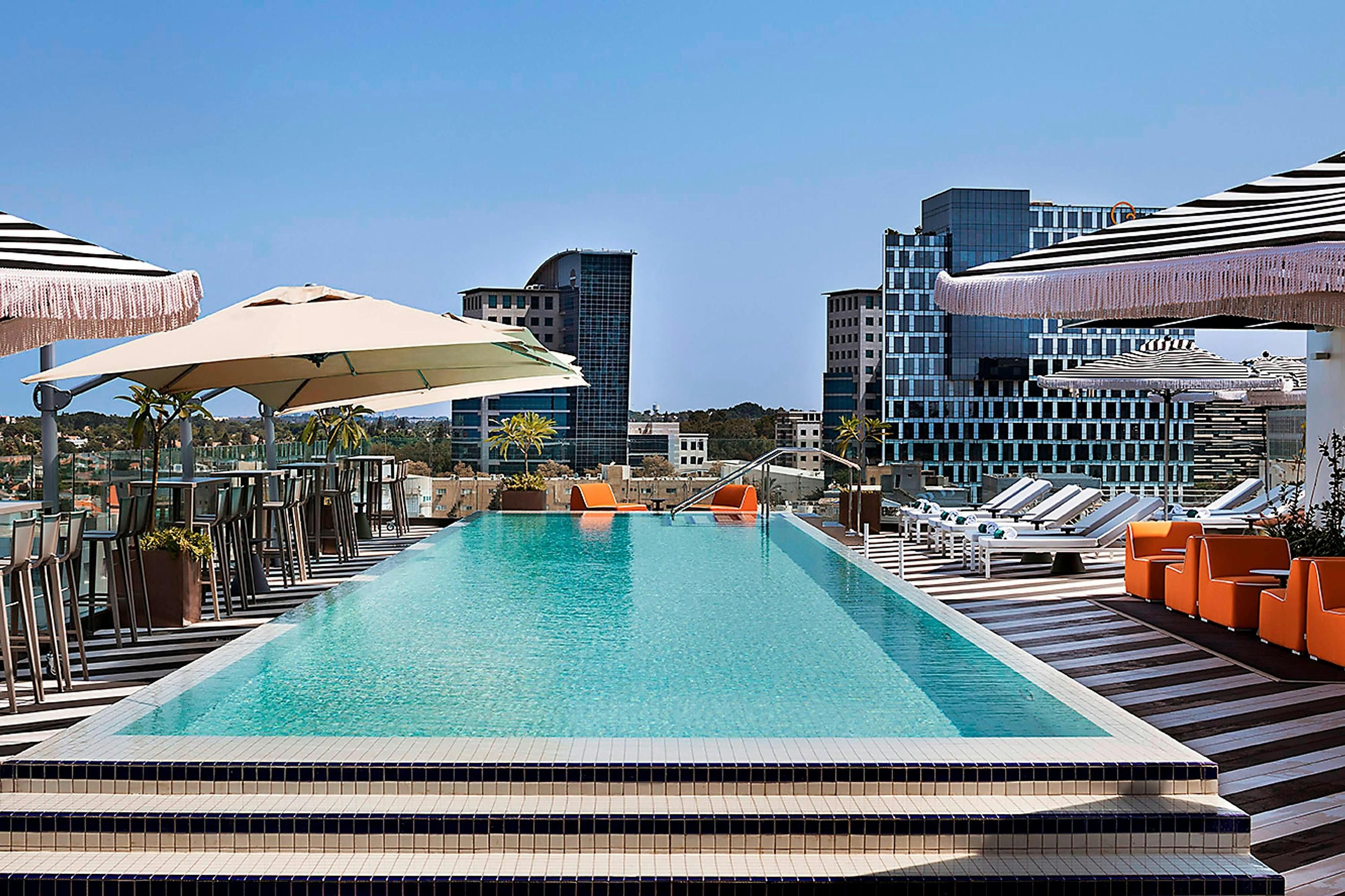 بابليكا إيسروتيل، أوتوغراف كوليكشين