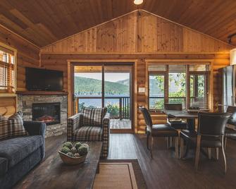 Wild Renfrew Seaside Cottages - Port Renfrew