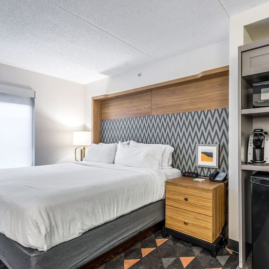 Holiday Inn Indianapolis Downtown By IHG image 1