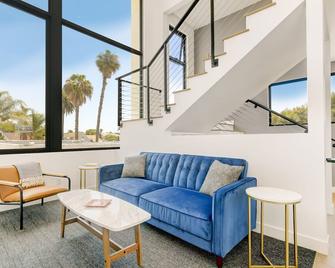 The George Loft - in North Park - San Diego - Sala de estar