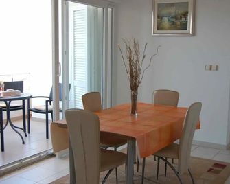 Apartments Villa Sibenik - Primosten - Essbereich