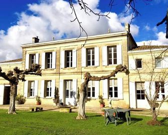 Château Roseyrol proche Saint-Emilion - Saint-Magne-de-Castillon - Edificio