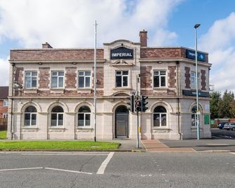 Imperial Salford Hotel - Salford - Building