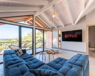 Gregory's loft (100 meters from the beach) - Agia Anna - Σαλόνι