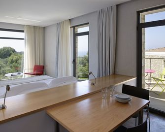 Leivatho Hotel - Svoronata - Eetruimte