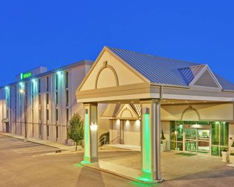 Holiday Inn Bloomington-University Area By IHG - Bloomington - Edifício