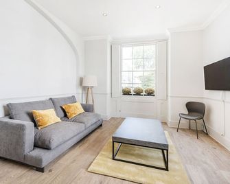 Stylish 2 bedroom flat in Knightsbridge - London - Wohnzimmer