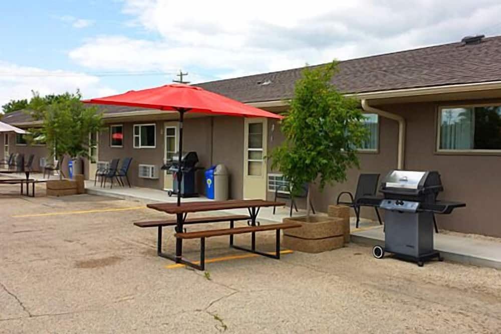 Prairie Mountain Inn - Dauphin - Patio