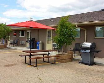 Prairie Mountain Inn - Dauphin - Patio