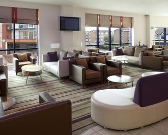 Holiday Inn Express London - Newbury Park - Ilford - Lounge