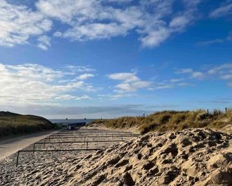Cozy Beach Side Apartment - Julianadorp - Plaża
