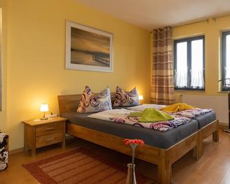 Apartment Schwerin-Stadthaus Waren- small but fine in the hist. old town - Waren - Habitación