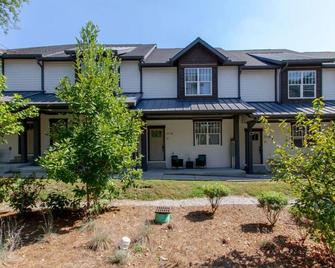 Music City Finest in Edgehill 2500 Square Feet - Nashville - Edificio