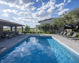 4BR Oasis with Pool & Gym at Nueva Escondida - San Miguel de Allende - Piscina
