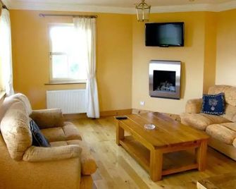 Scenic Estuary Way 3-Bed Home in Labashe - Glin (Limerick) - Living room
