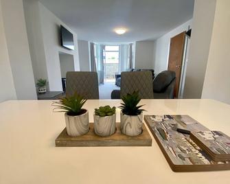 Bridlington Bay Apartments - Bridlington - Dining room