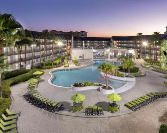 Avanti International Resort - Orlando - Pileta