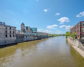 Charming 2 Bed Apartment - Cambridge - Außenansicht