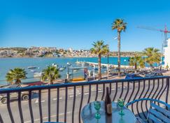 Harbour Lights seafront 2 bedroom apartments with panoramic sea views - by Getawaysmalta - Saint Paul’s Bay - Balcón