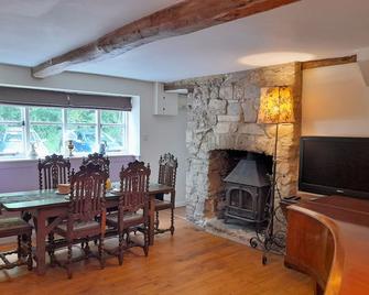 Cotswold Cottage Bed & Breakfast - Luckington - Dining room