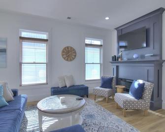 Inlet Escape - Myrtle Beach - Living room