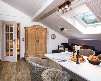 5 Sage - the farmyard - Oberstdorf - Salle à manger