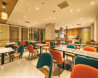 Hanting Hotel Qingdao Zhanqiao Railway Station East Plaza - Qingdao - Habitación