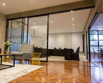 Hotel 224 & Apartments - Pretoria - Recepción