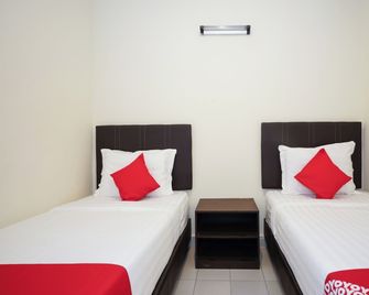 Dancenter Near Petronas Kampung Koh, Jj Hotel - Sitiawan