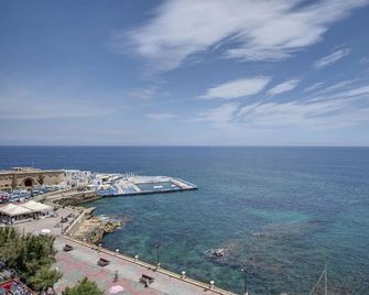 Sliema Chalet Hotel - Sliema - Udsigt