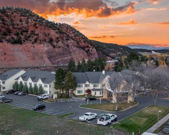 Comfort Inn and Suites Carbondale on the Roaring Fork - Carbondale - Edificio
