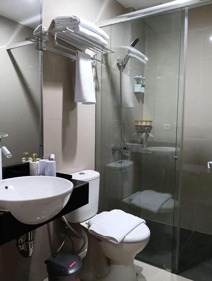 Sunflower Hotel Syariah near Juanda Airport thumbnail 3