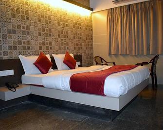 Hotel Kansar Palace - Saputara - Bedroom