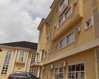 Hotel De Decent - Nnewi - Building