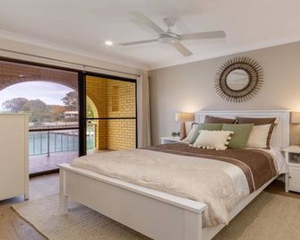 Sundown On The Water's Edge - Bongaree - Habitación