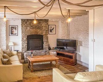 3 bedroom accommodation in Swanage - Swanage - Living room