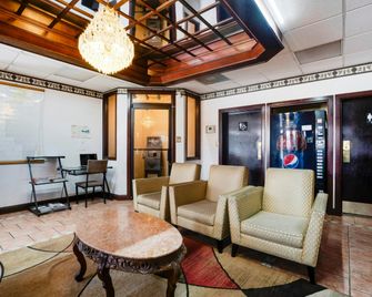 OYO Hotel Wade/Fayetteville I-95 South - Fayetteville - Living room