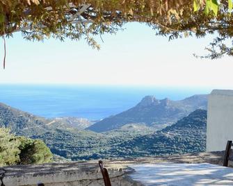 Traditional Cretan Stone House with Ondas - Agia Fotia - Vista del exterior