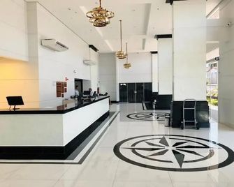 羅馬廣場飯店 - 卡達斯諾瓦斯 - 櫃檯