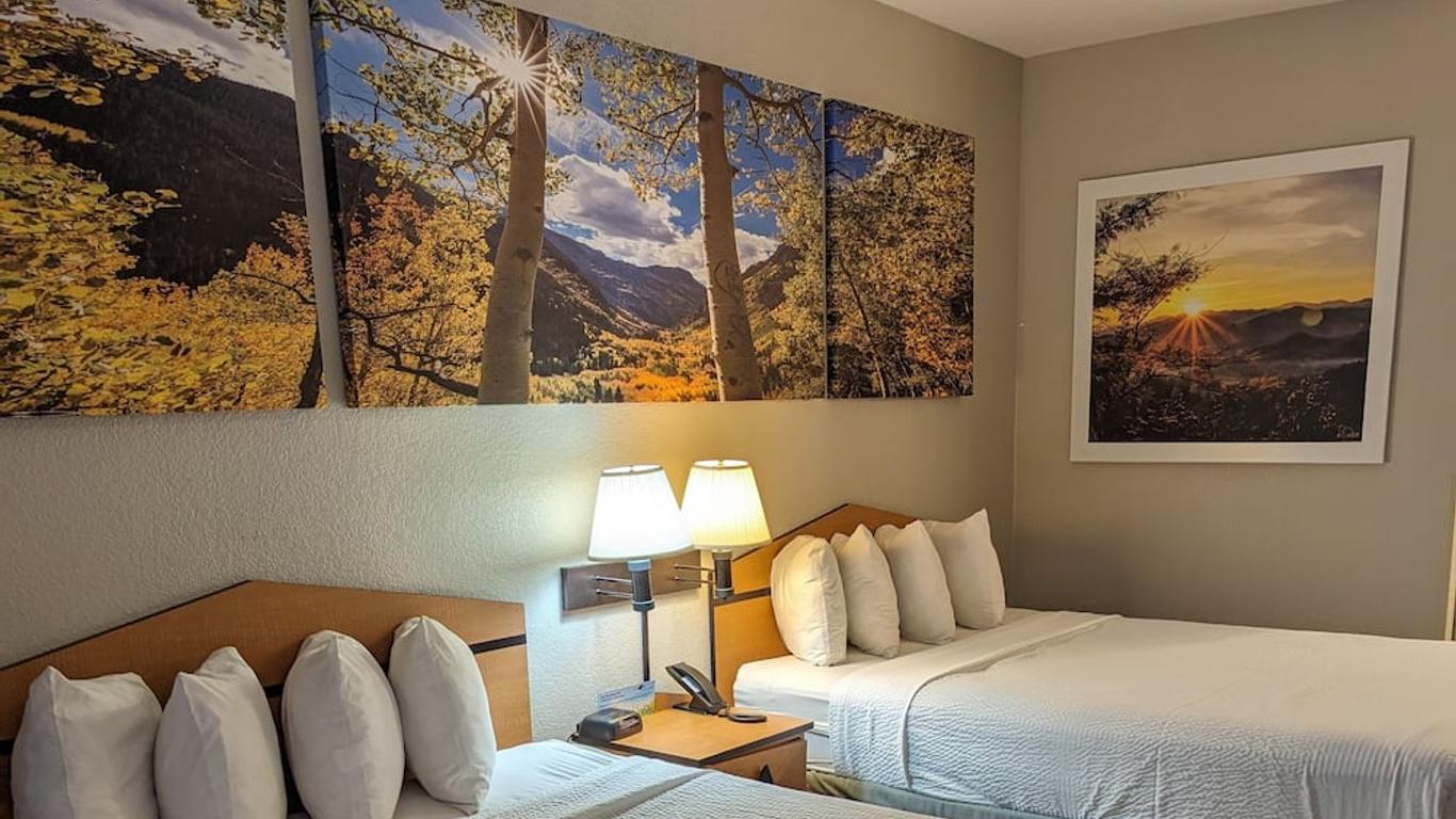 Days Inn & Suites by Wyndham Castle Rock