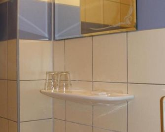 Nereus Park Hotel - Balatonalmádi - Bathroom