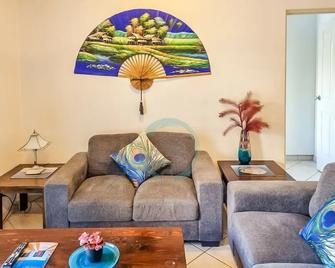 Zen City Modern 1-Br City Apt Near Mindal Markets - Darwin - Living room