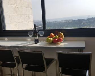3 bdr appartment&amazing - Jerusalem - Dining room