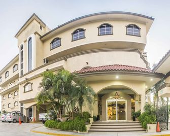 Hotel Miramar Inn - Madero - Gebouw